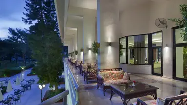 Larissa Club Saphire