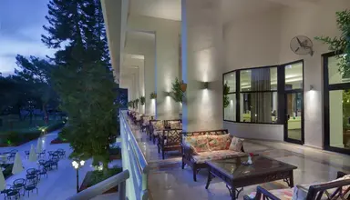 Larissa Club Saphire