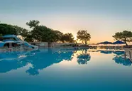Larissa Club Saphire