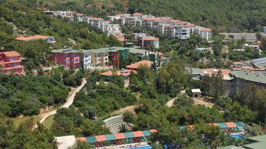 Larissa Green Hill (ex. Life Green Hill)