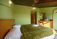 Larissa Inn