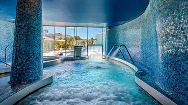 Las Arenas Balneario Resort