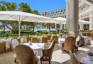 Las Arenas Balneario Resort