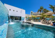 Las Arenas Balneario Resort