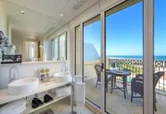 Las Arenas Balneario Resort