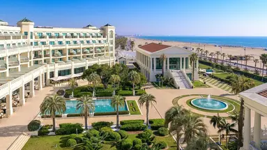 Las Arenas Balneario Resort