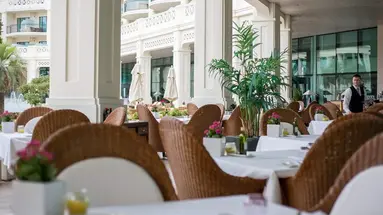 Las Arenas Balneario Resort