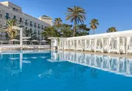Las Arenas Balneario Resort