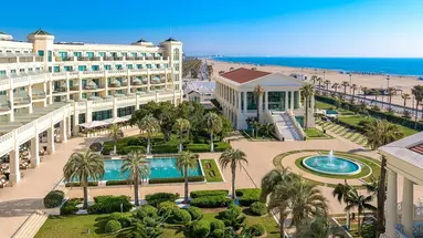 Las Arenas Balneario Resort