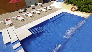 Las Quintas Inn & Suites