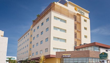 Las Quintas Inn & Suites