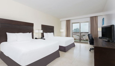 Las Quintas Inn & Suites