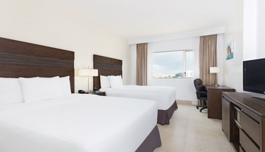 Las Quintas Inn & Suites