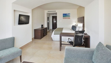 Las Quintas Inn & Suites