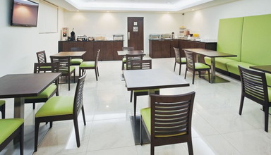 Las Quintas Inn & Suites
