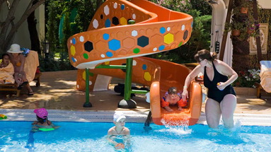 Latanya Park Resort