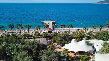 Latanya Park Resort