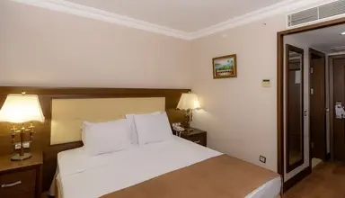 Latanya Park Resort