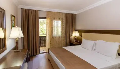 Latanya Park Resort
