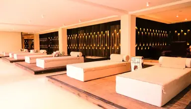 Laur Experience & Elegance