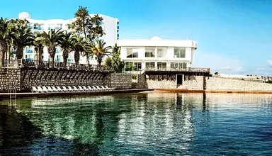 Le Bleu Resort