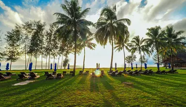 Le Menara Beachfront Villa & Resort