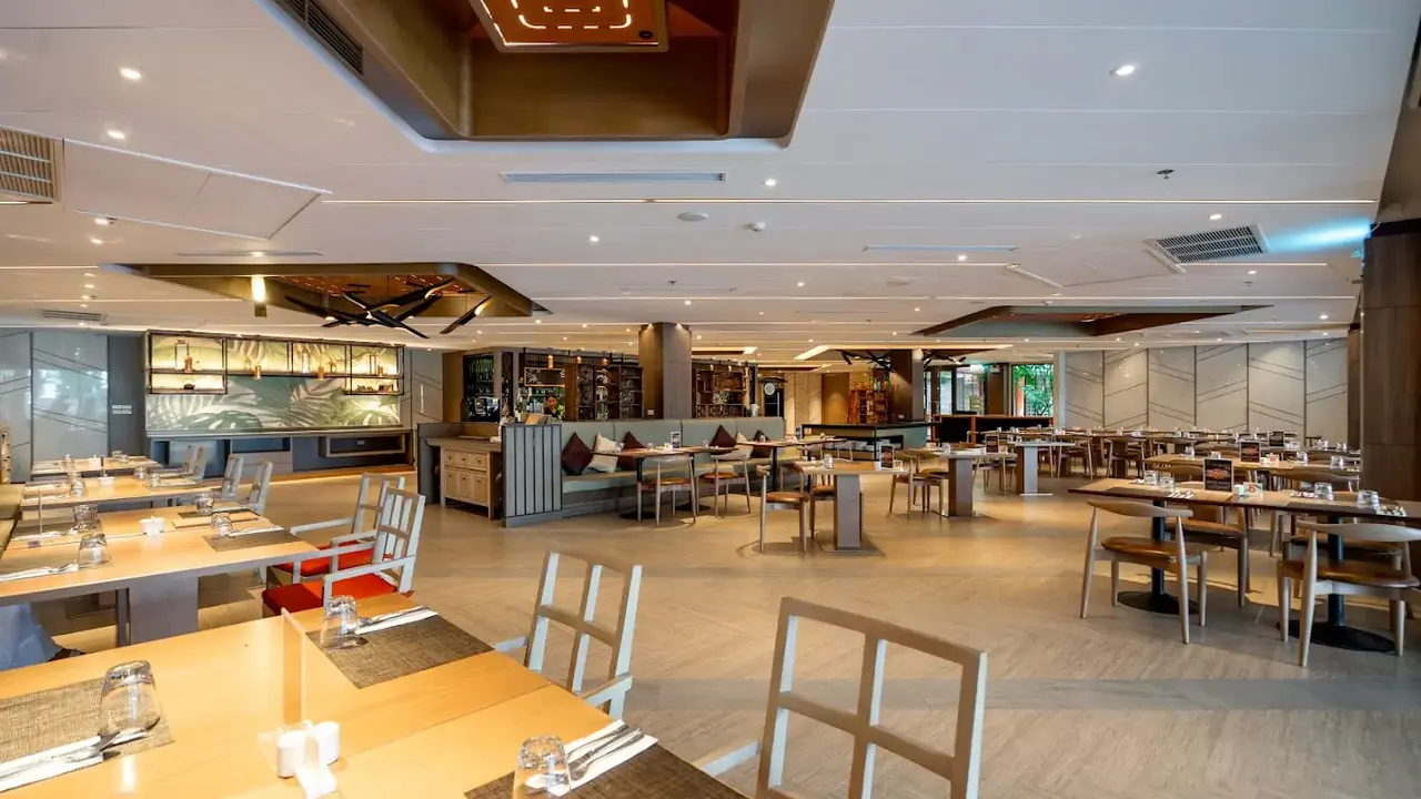 Le Meridien Khao Lak Resort