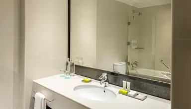 Le Meridien Mina Seyahi Beach Resort