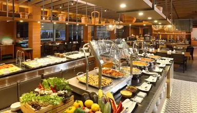 Le Meridien Phuket Beach Resort