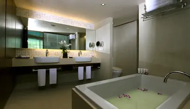 Le Meridien Phuket Beach Resort