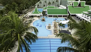 Le Meridien Phuket Beach Resort