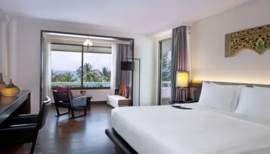 Le Meridien Phuket Beach Resort