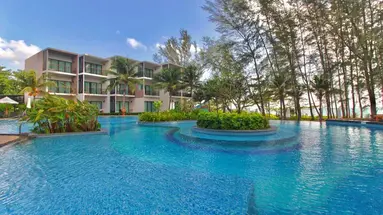 Le Méridien Phuket Mai Khao Beach Resort