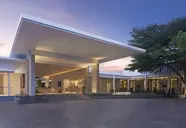 Le Méridien Phuket Mai Khao Beach Resort
