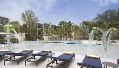 Le Méridien Phuket Mai Khao Beach Resort