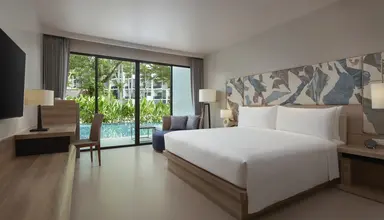Le Méridien Phuket Mai Khao Beach Resort