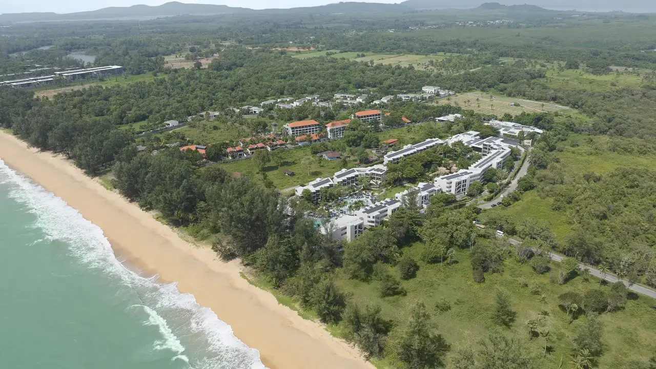Le Méridien Phuket Mai Khao Beach Resort