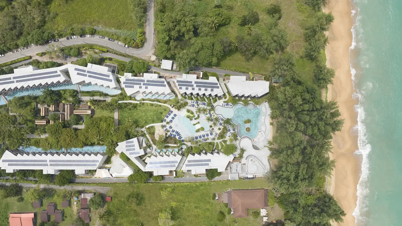 Le Méridien Phuket Mai Khao Beach Resort