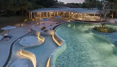 Le Méridien Phuket Mai Khao Beach Resort