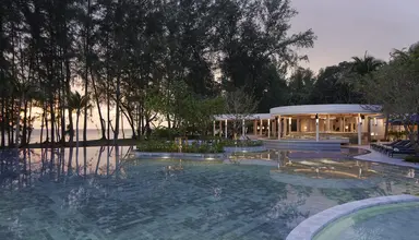 Le Méridien Phuket Mai Khao Beach Resort