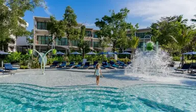 Le Méridien Phuket Mai Khao Beach Resort