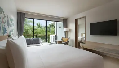 Le Méridien Phuket Mai Khao Beach Resort