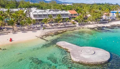 Le Peninsula Bay Beach Resort