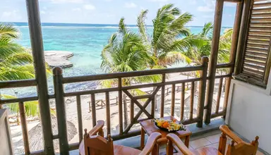 Le Peninsula Bay Beach Resort
