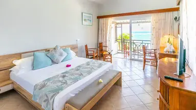 Le Peninsula Bay Beach Resort