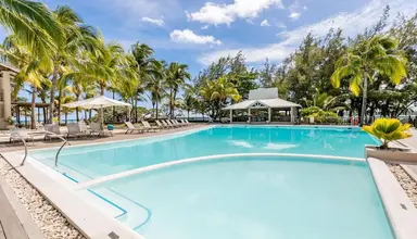 Le Peninsula Bay Beach Resort