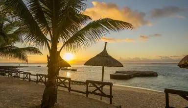 Le Peninsula Bay Beach Resort