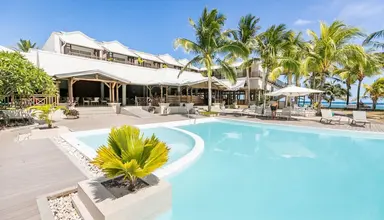 Le Peninsula Bay Beach Resort