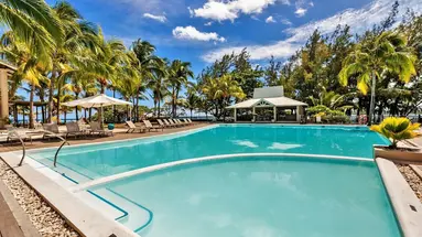 Le Peninsula Bay Beach Resort