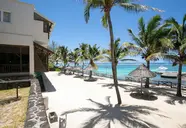 Le Peninsula Bay Beach Resort